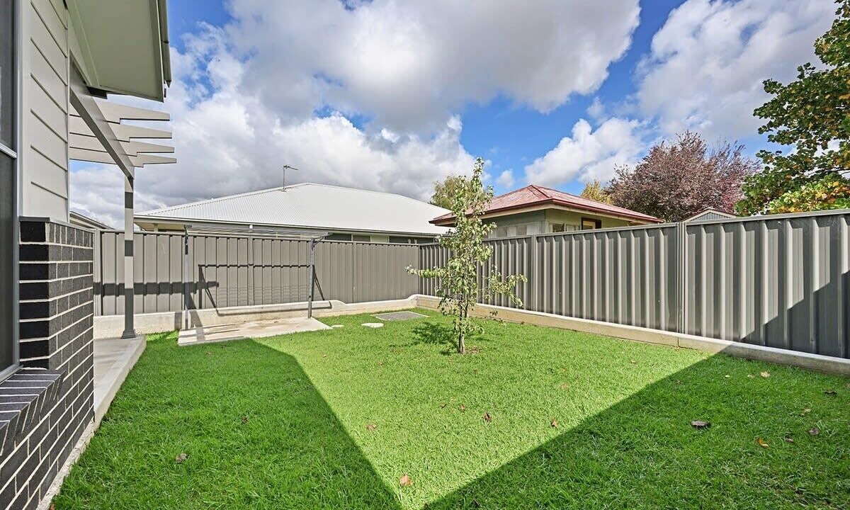 Photo of Others in Orange East