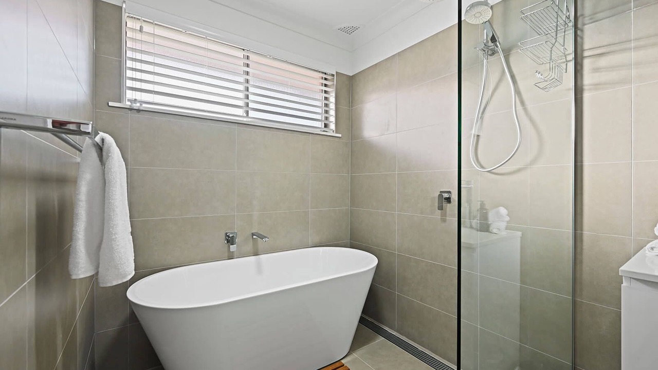 Photo of Bathroom in Orange East