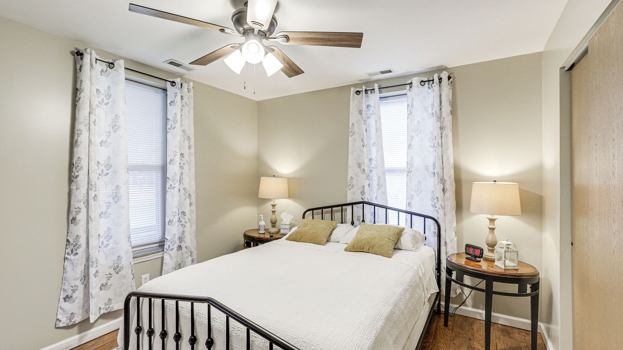 Photo of Bedroom in Pacific