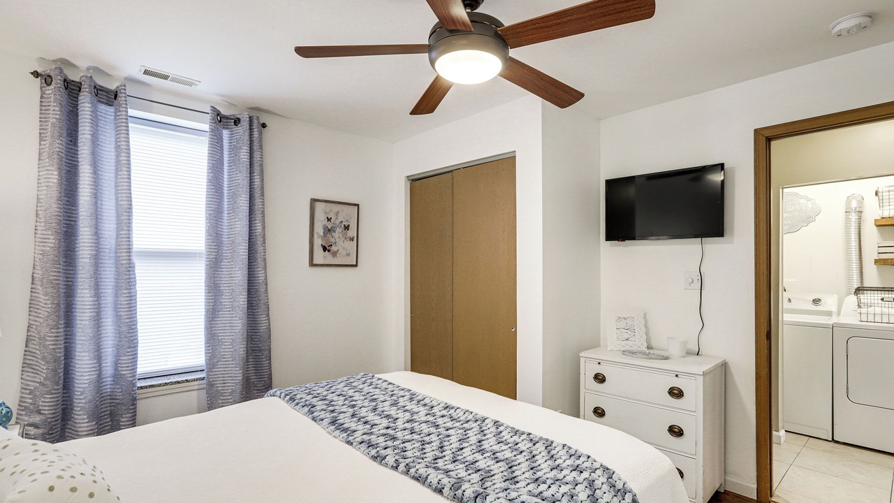 Photo of Bedroom in Pacific