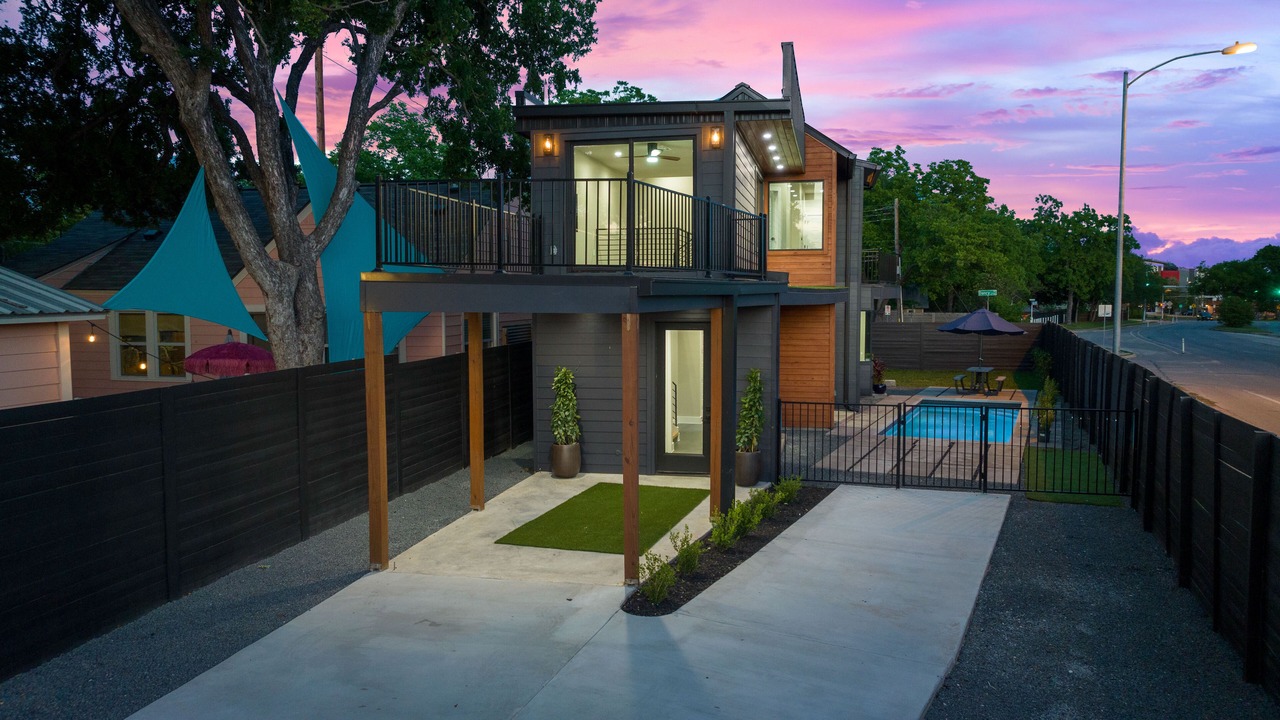 Photo of Outdoor in Cherrywood