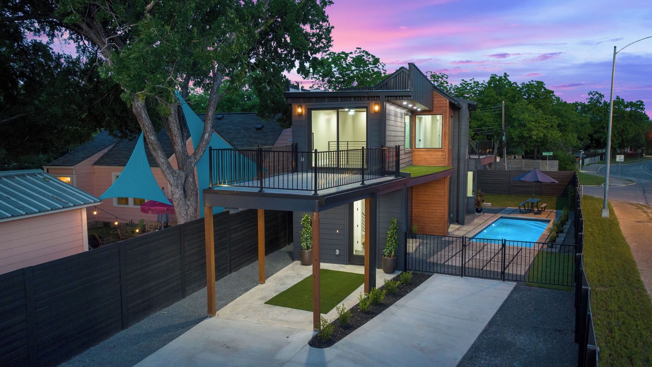 Photo of Outdoor in Cherrywood
