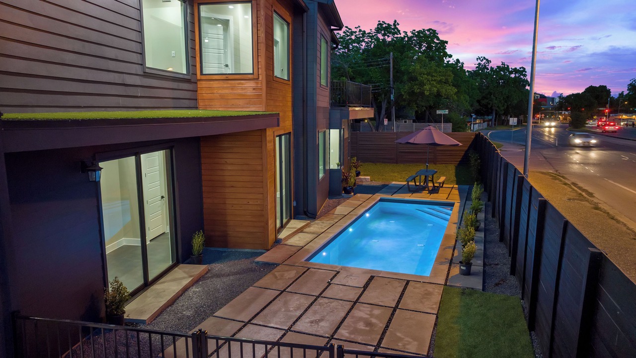 Photo of Outdoor in Cherrywood