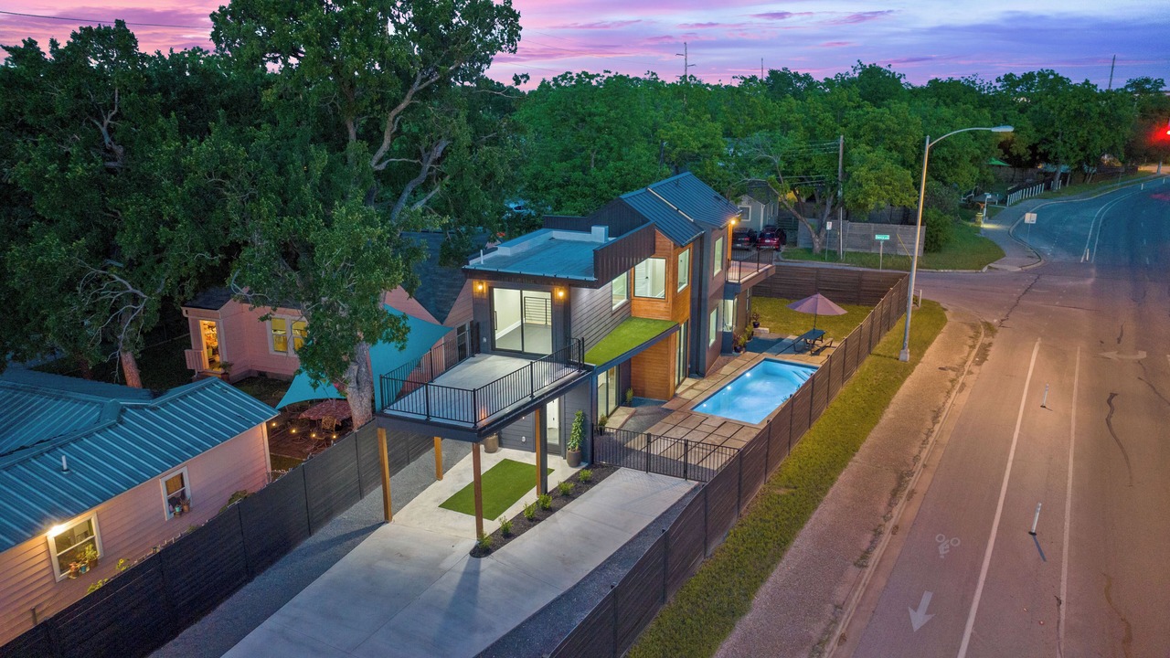 Photo of Outdoor in Cherrywood