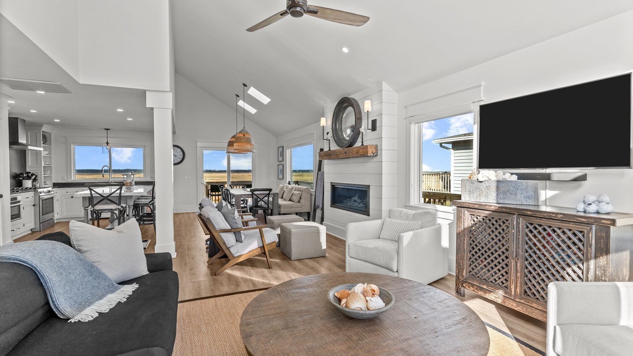 Photo of Livingroom in Caswell Beach