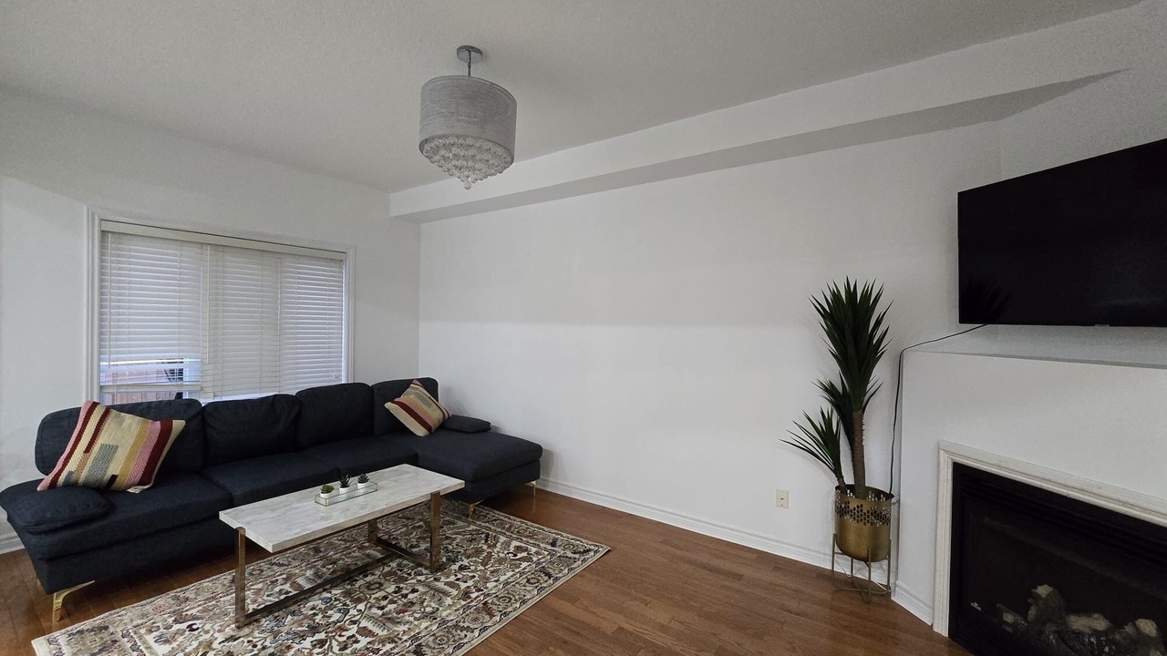 Photo of Livingroom in Pickering