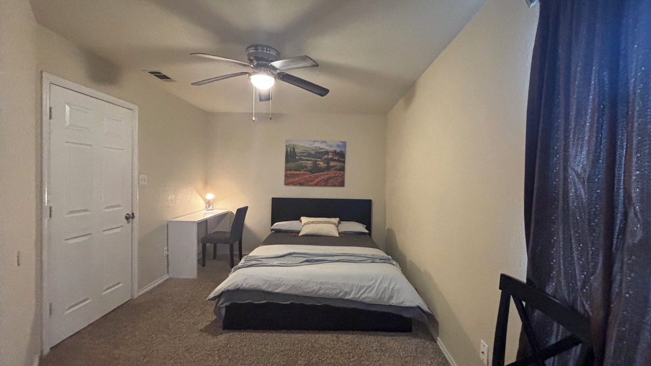 Photo of Bedroom in Taylor