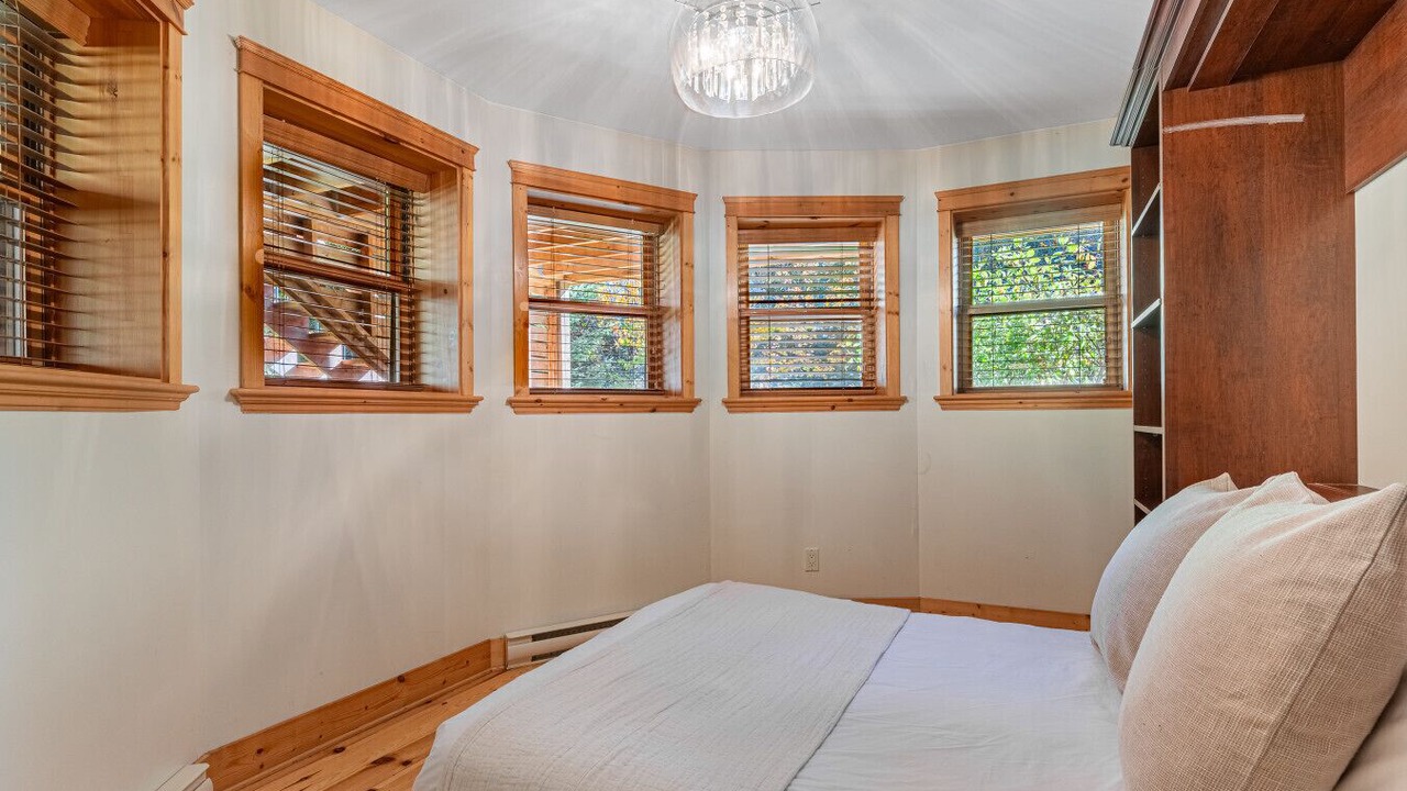 Photo of Bedroom in Fiddler Lake Resort