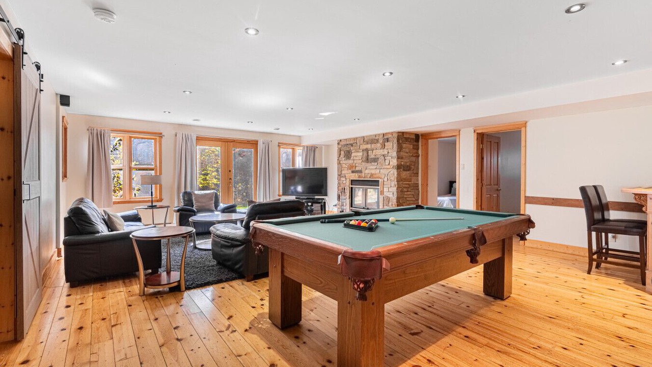 Photo of Livingroom in Fiddler Lake Resort