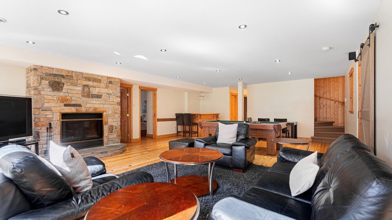 Photo of Livingroom in Fiddler Lake Resort