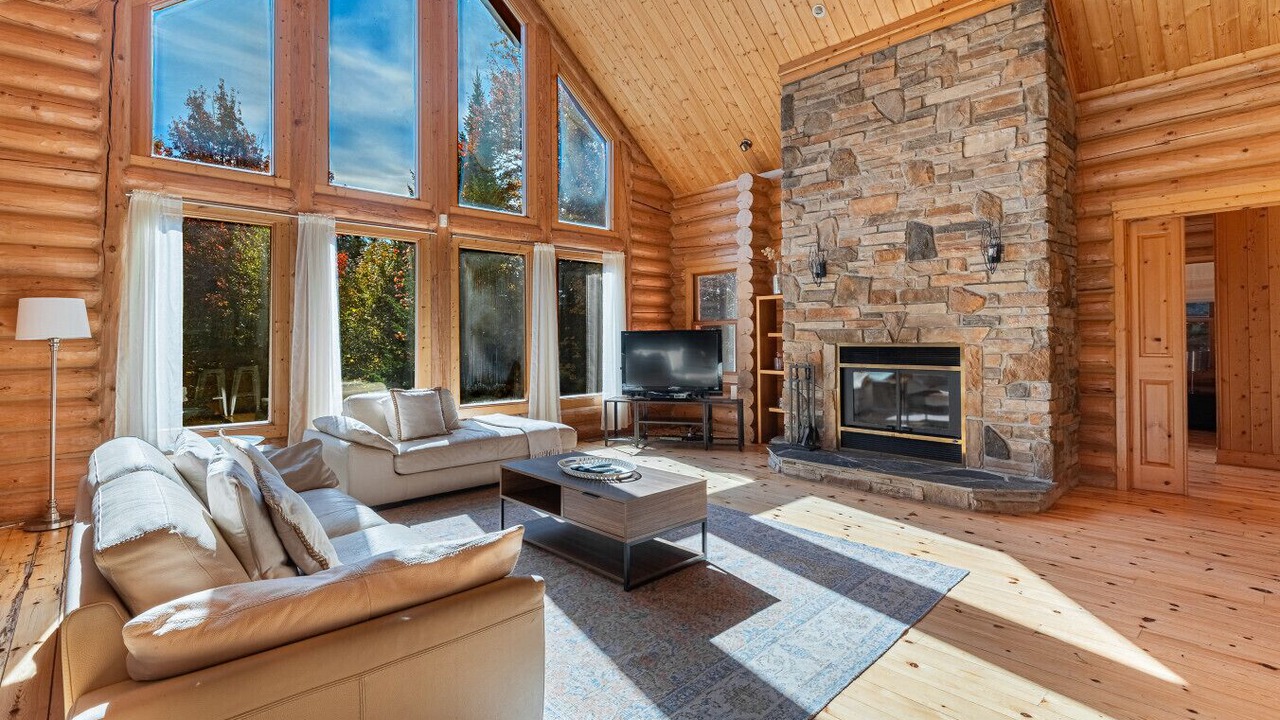 Photo of Livingroom in Fiddler Lake Resort