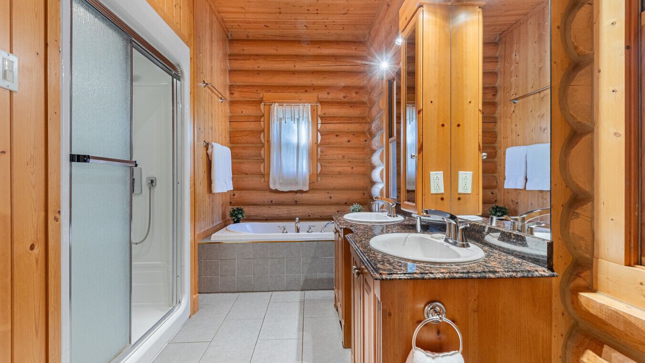 Photo of Bathroom in Fiddler Lake Resort