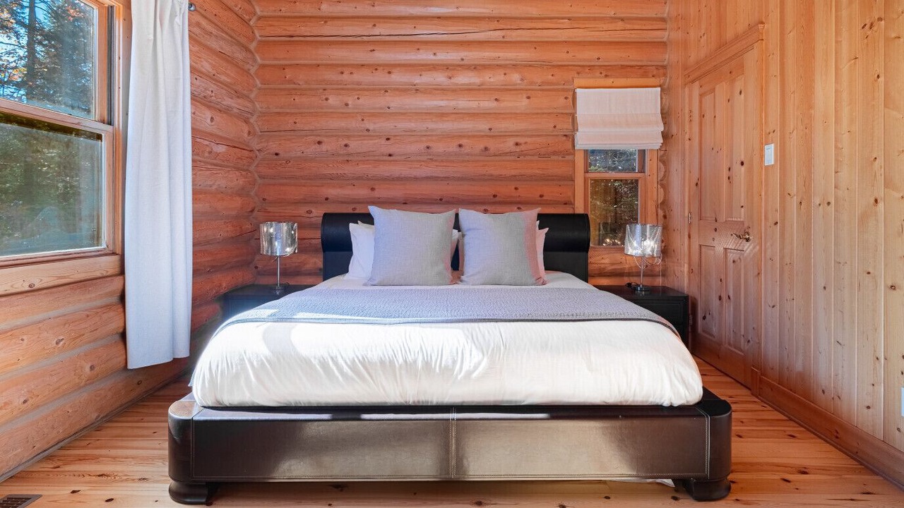 Photo of Bedroom in Fiddler Lake Resort