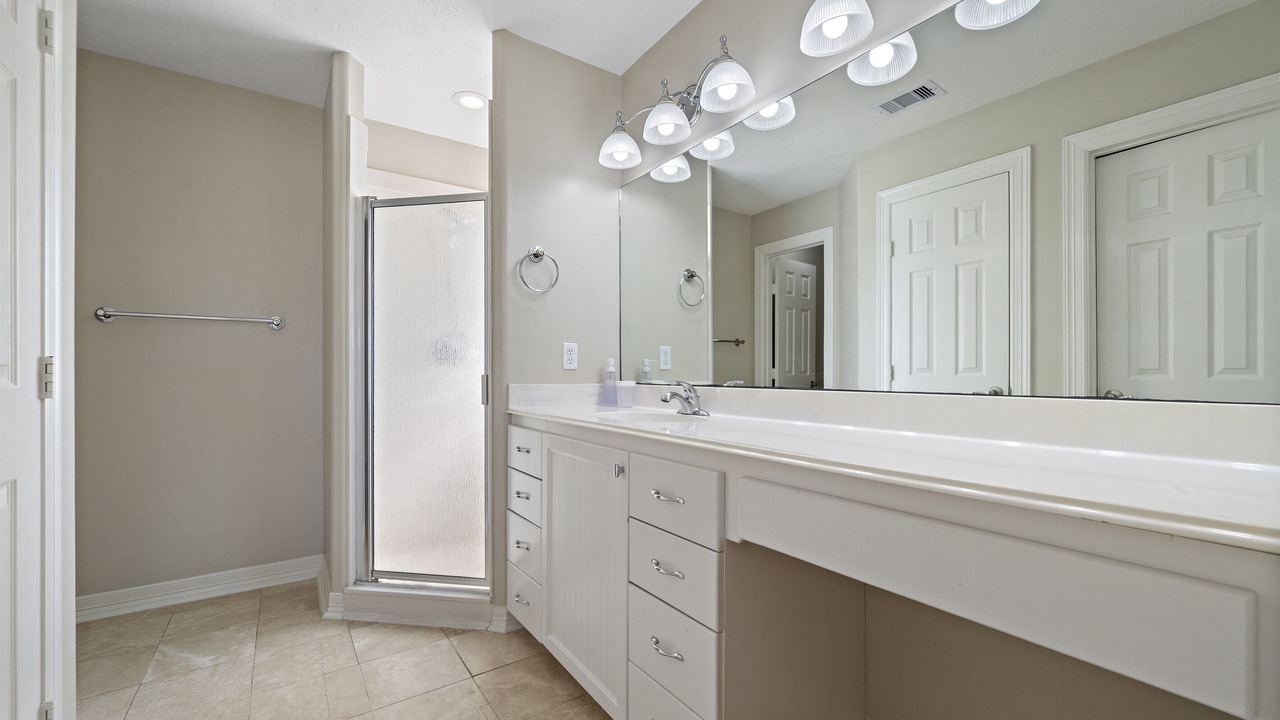 Photo of Bathroom in Pirates Beach West