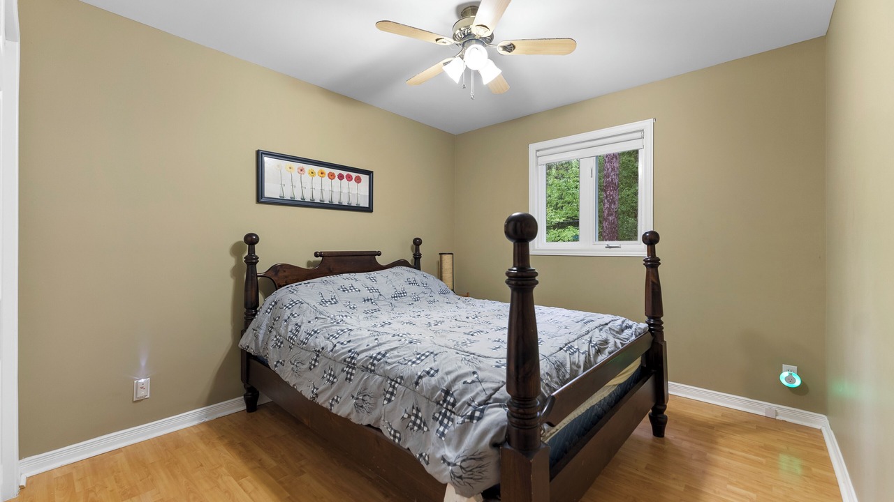 Photo of Bedroom in L'Isle-aux-Allumettes