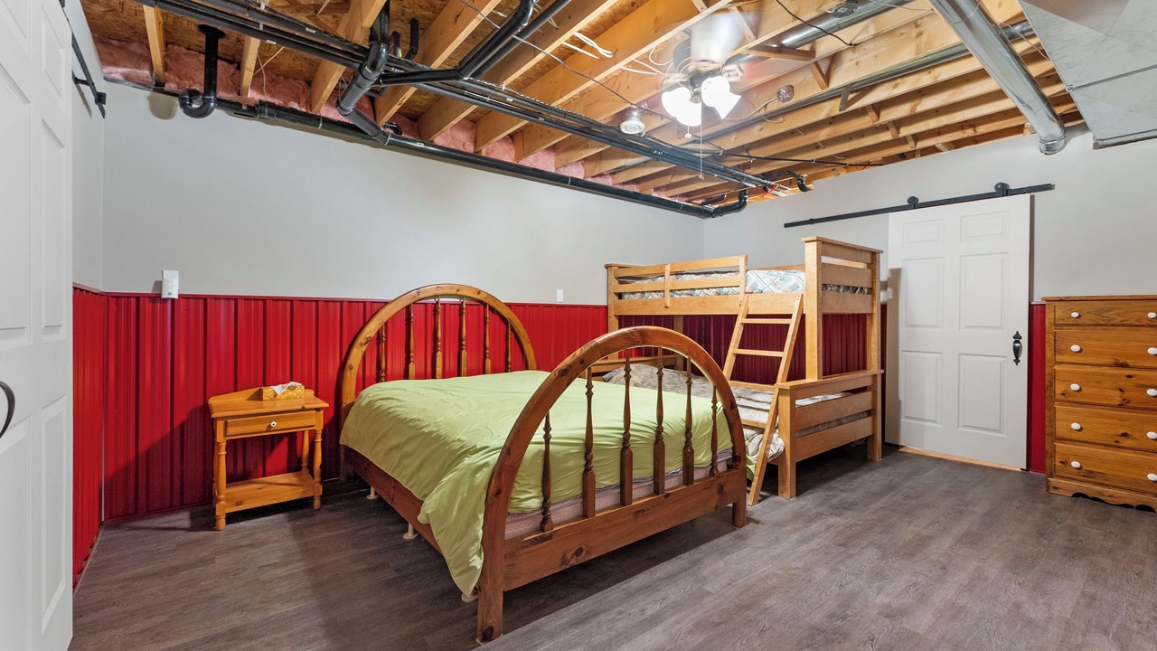 Photo of Bedroom in L'Isle-aux-Allumettes