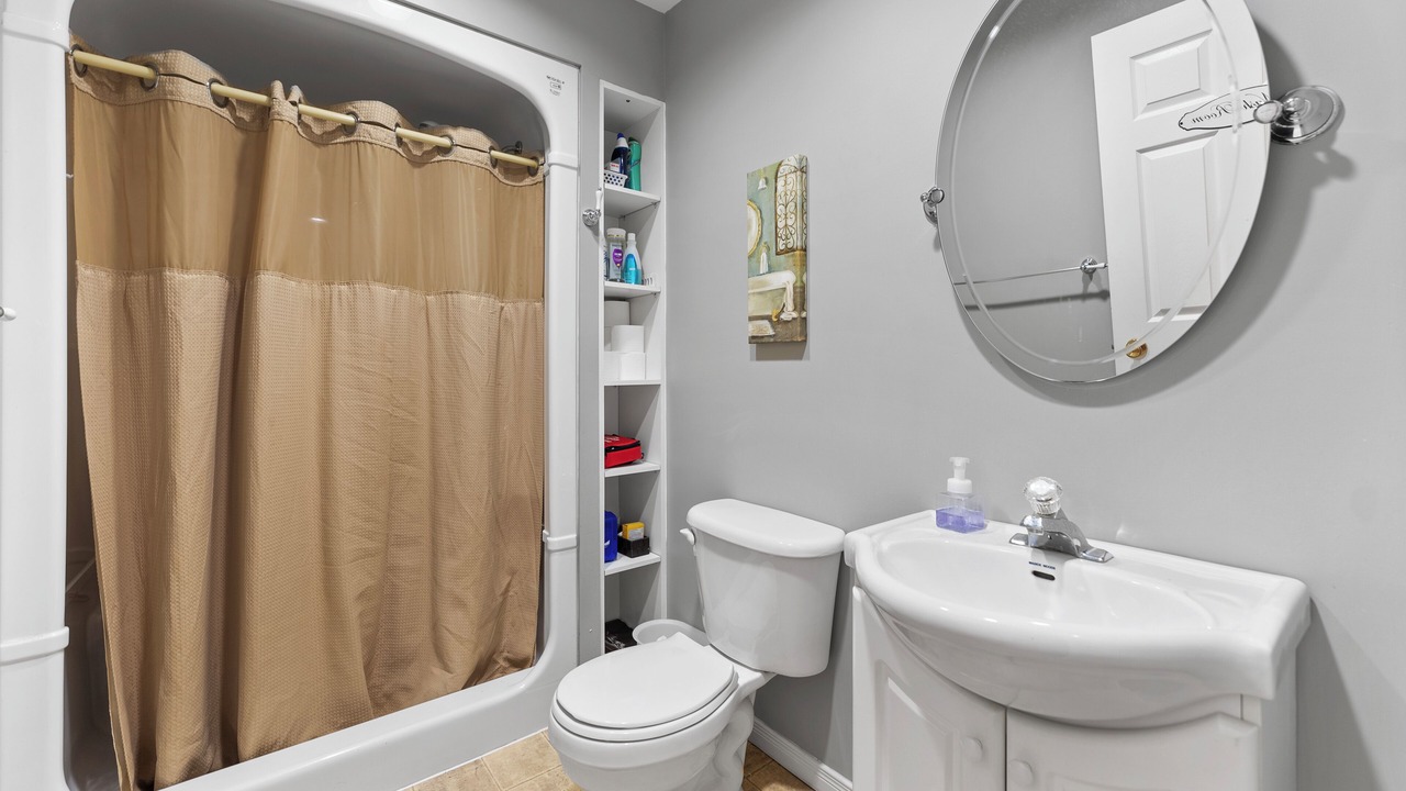 Photo of Bathroom in L'Isle-aux-Allumettes