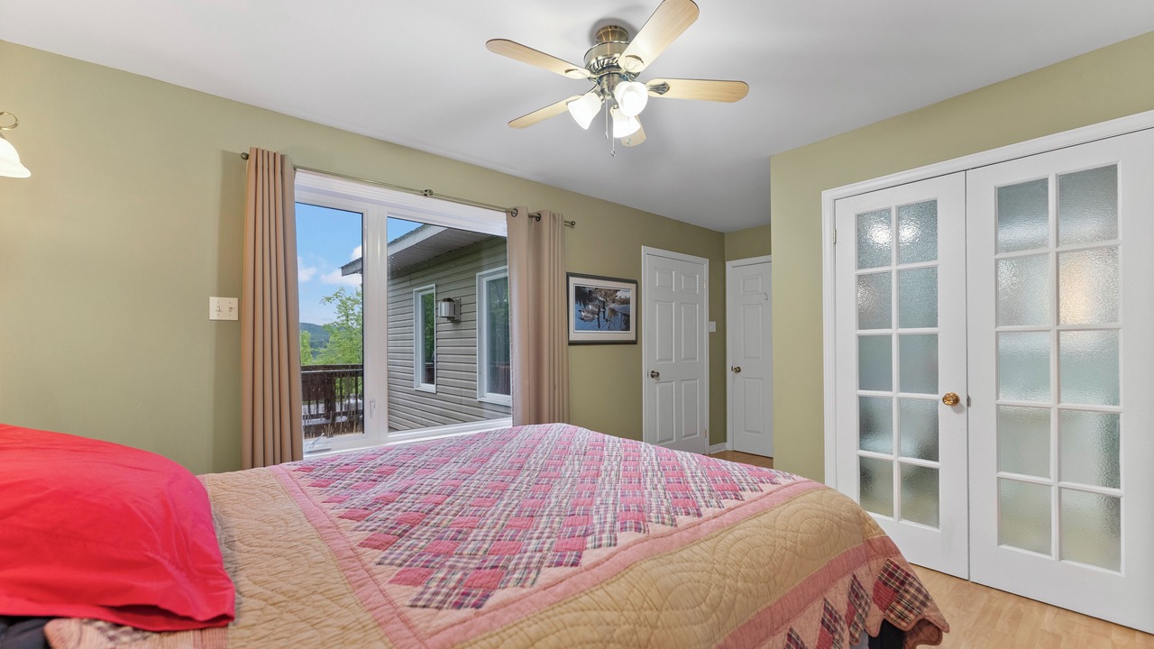 Photo of Bedroom in L'Isle-aux-Allumettes