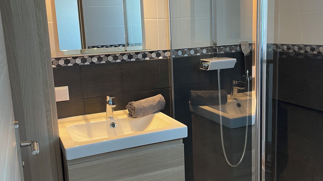 Photo of Bathroom in Avelin