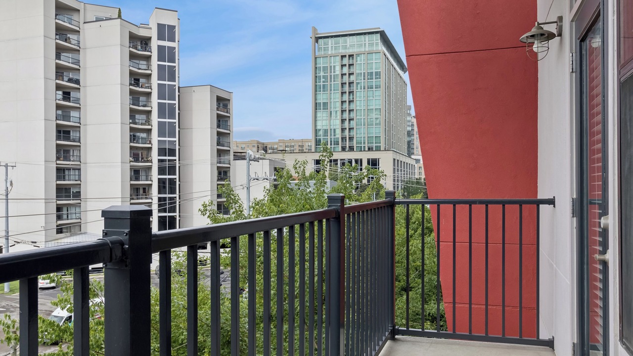 Photo of Patio Balcony in Music Row