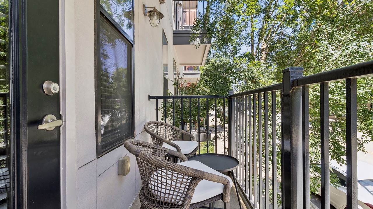 Photo of Patio Balcony in Music Row