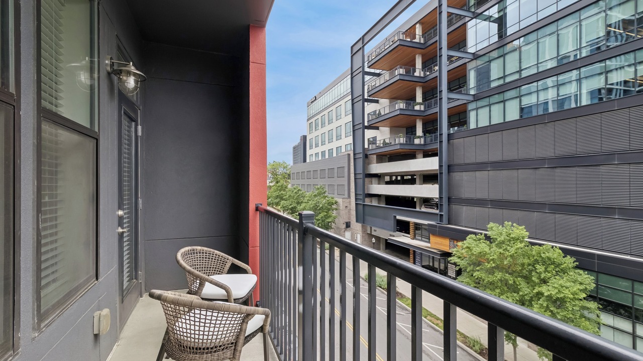 Photo of Patio Balcony in Music Row