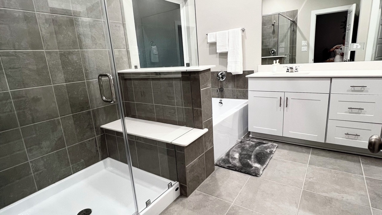 Photo of Bathroom in Clodine