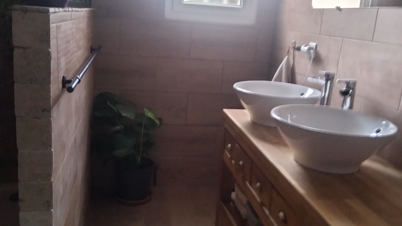 Photo of Bathroom in Teloche