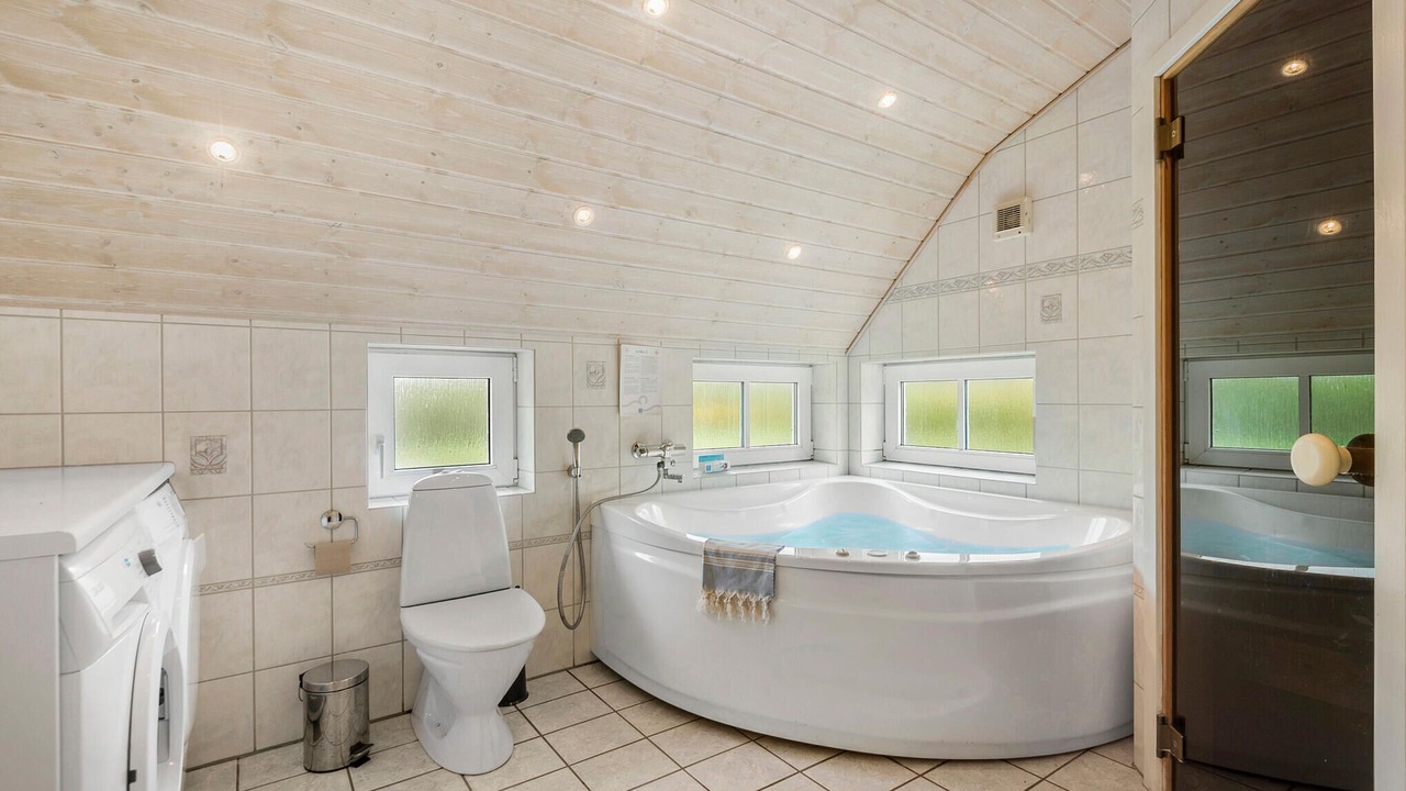 Photo of Bathroom in Henne
