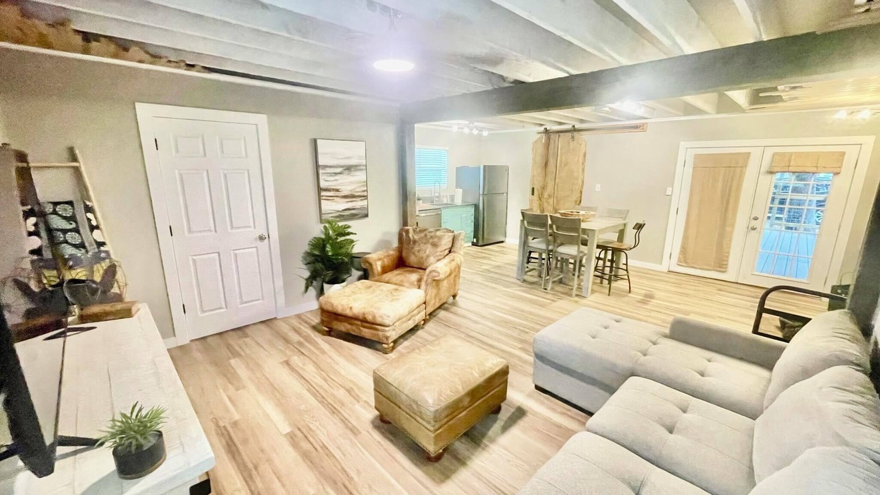 Photo of Livingroom in College Station