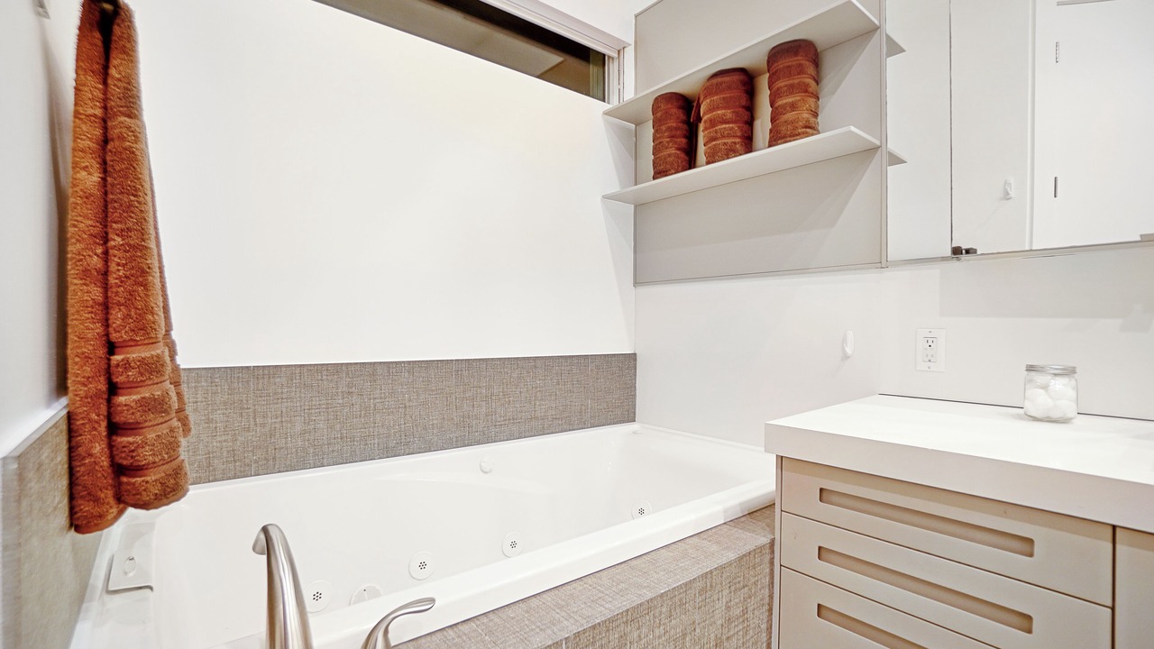 Photo of Bathroom in Coral Way