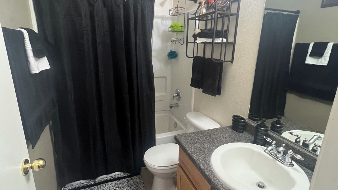 Photo of Bathroom in Los Lunas