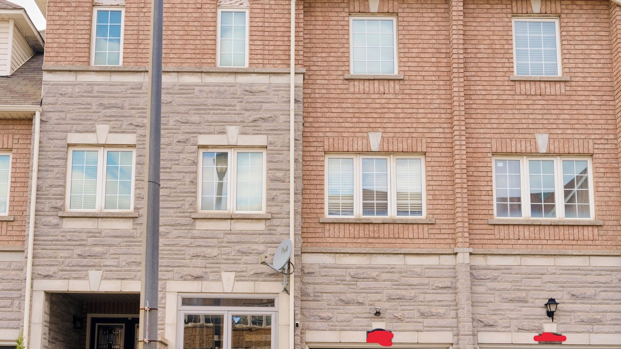 Photo of Outdoor in Hurontario