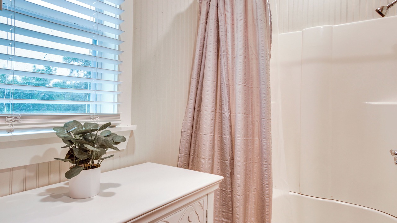 Photo of Bathroom in Theriot