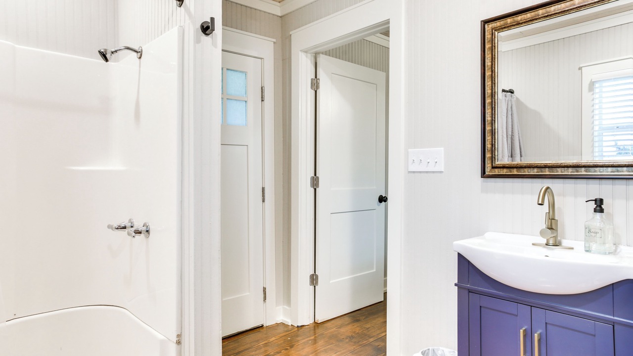 Photo of Bathroom in Theriot