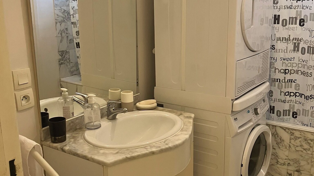 Photo of Bathroom in Gambetta