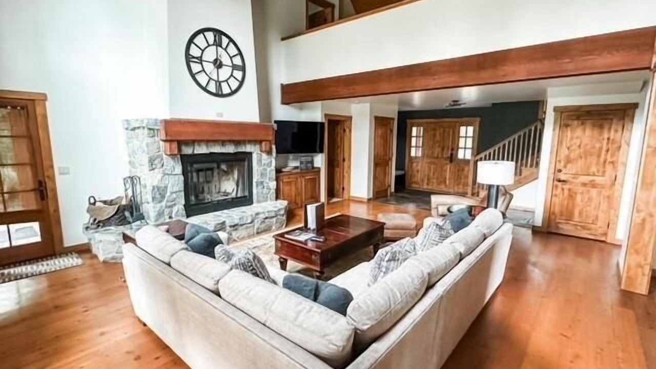 Photo of Livingroom in Tamarack