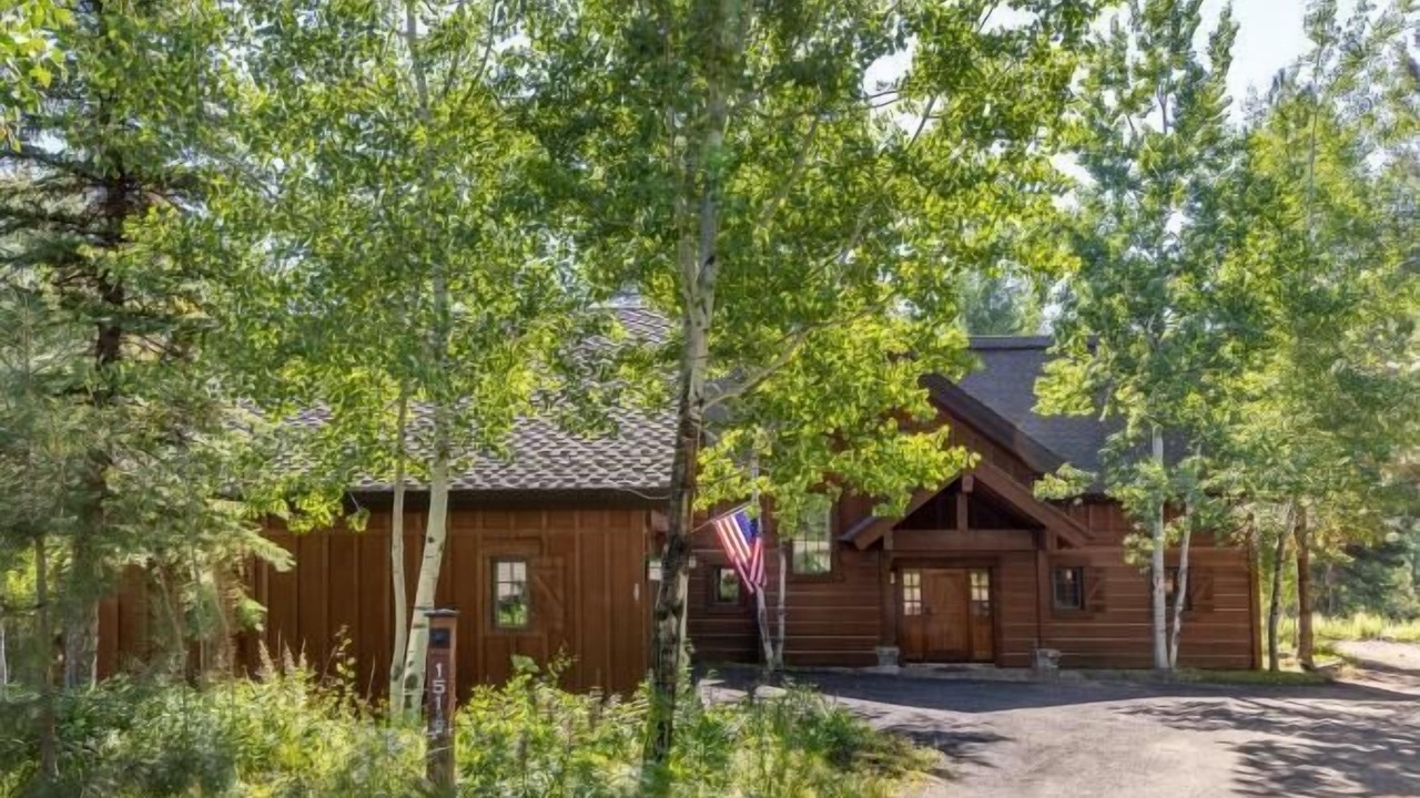 Photo of Outdoor in Tamarack