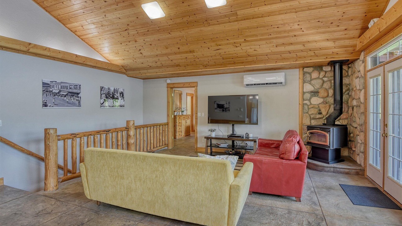 Photo of Livingroom in Bonner County