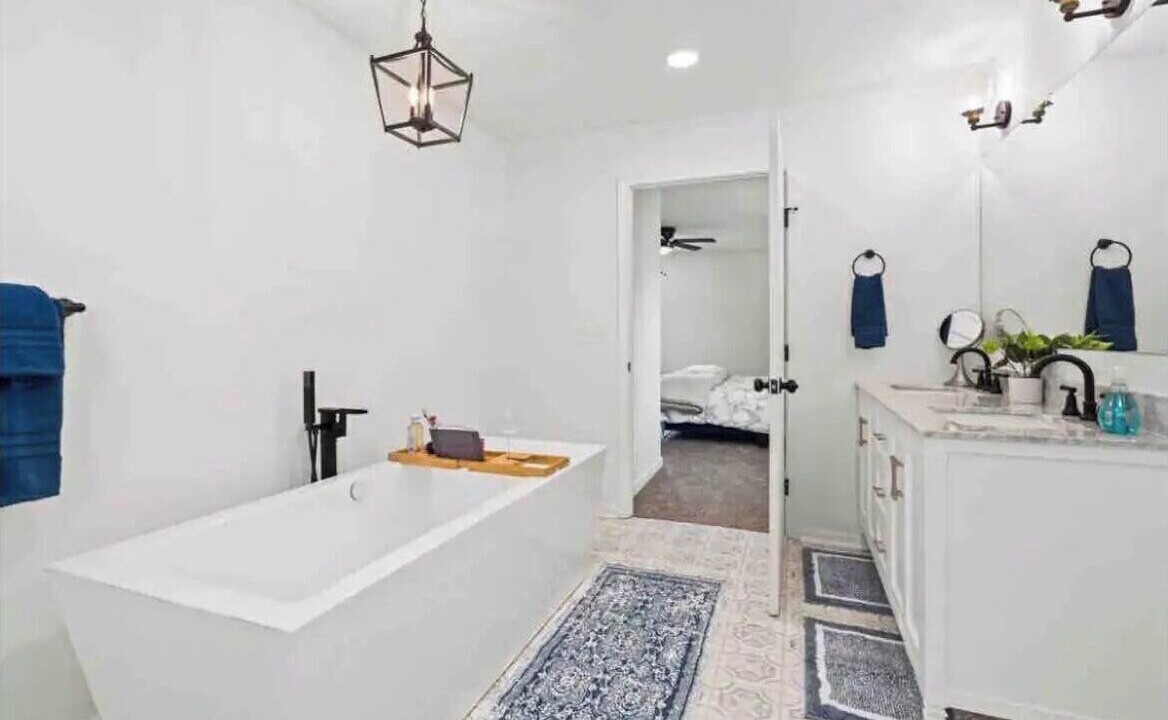 Photo of Bathroom in Blue Springs