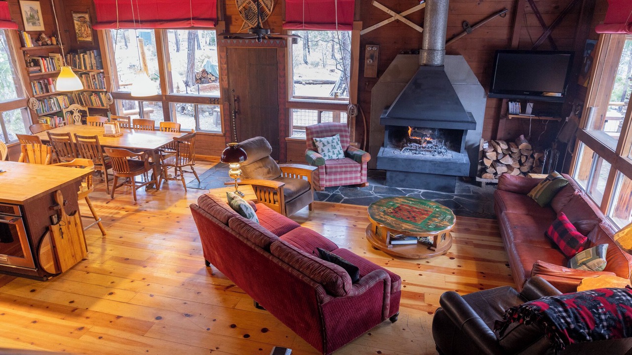 Photo of Livingroom in Groveland