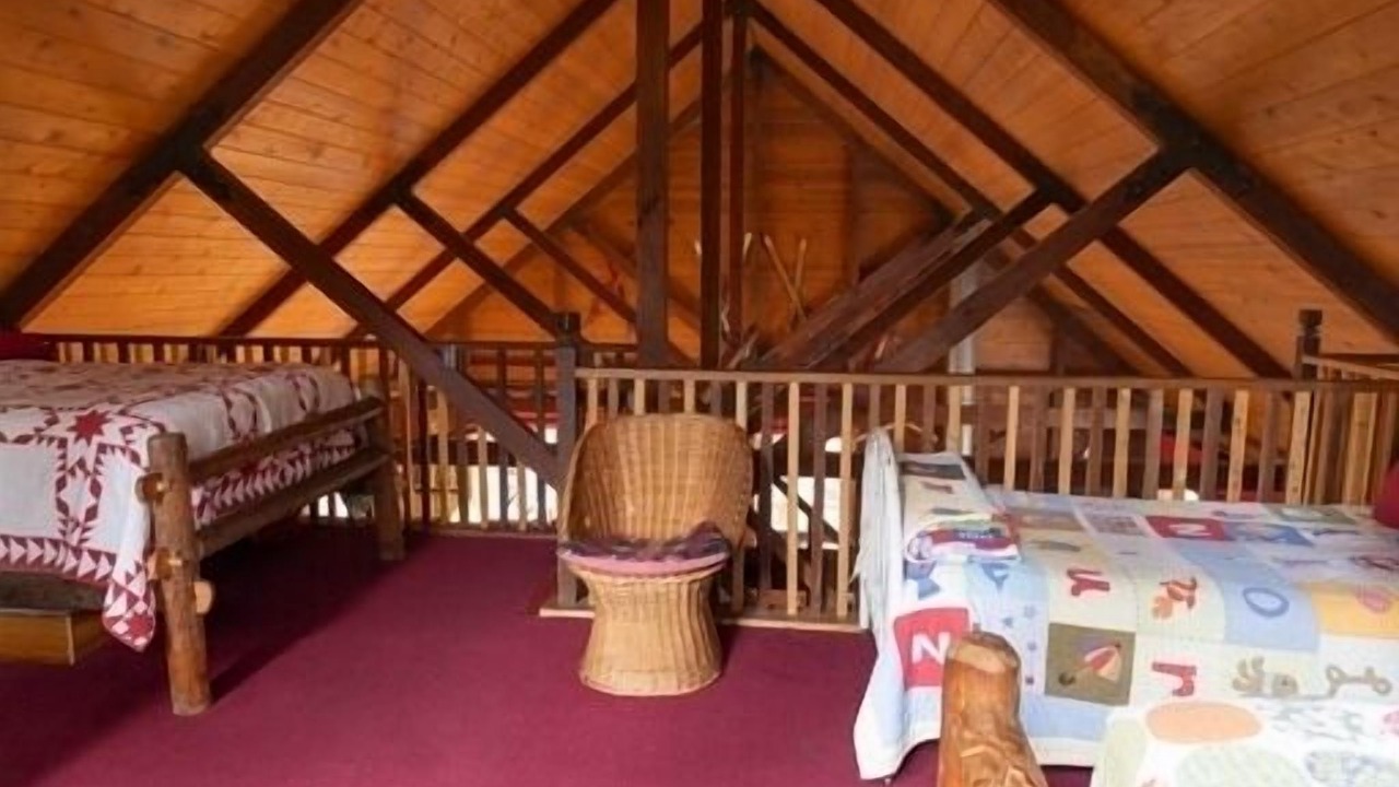 Photo of Bedroom in Groveland