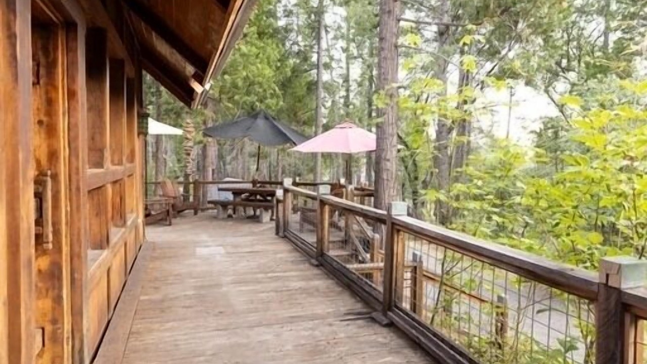 Photo of Outdoor in Groveland