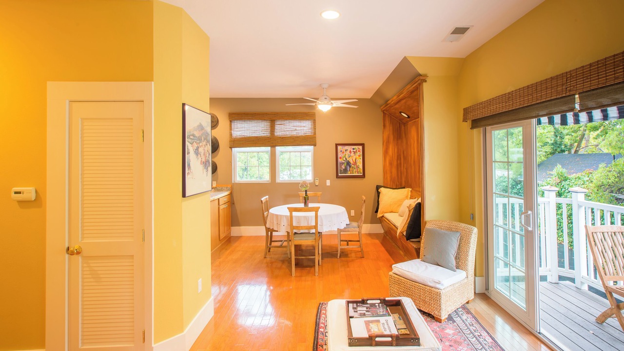 Photo of Livingroom in St. Helena