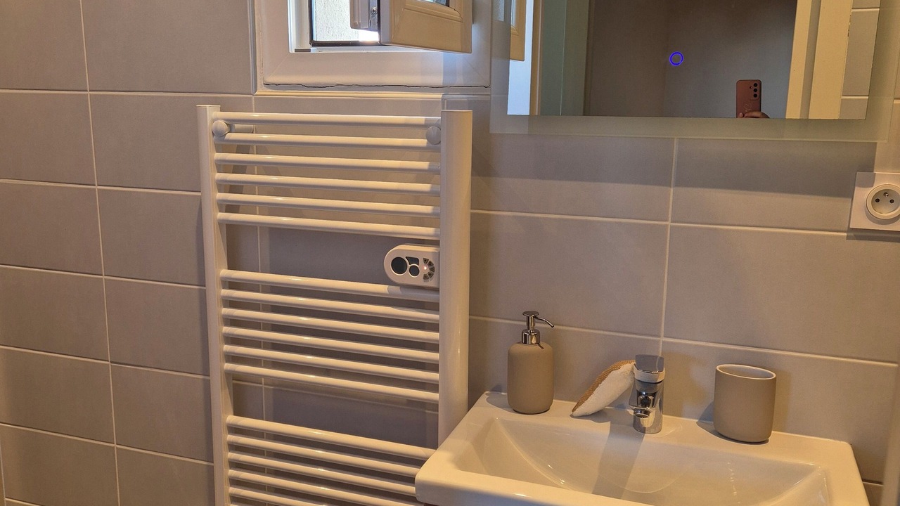 Photo of Bathroom in Salles-Curan