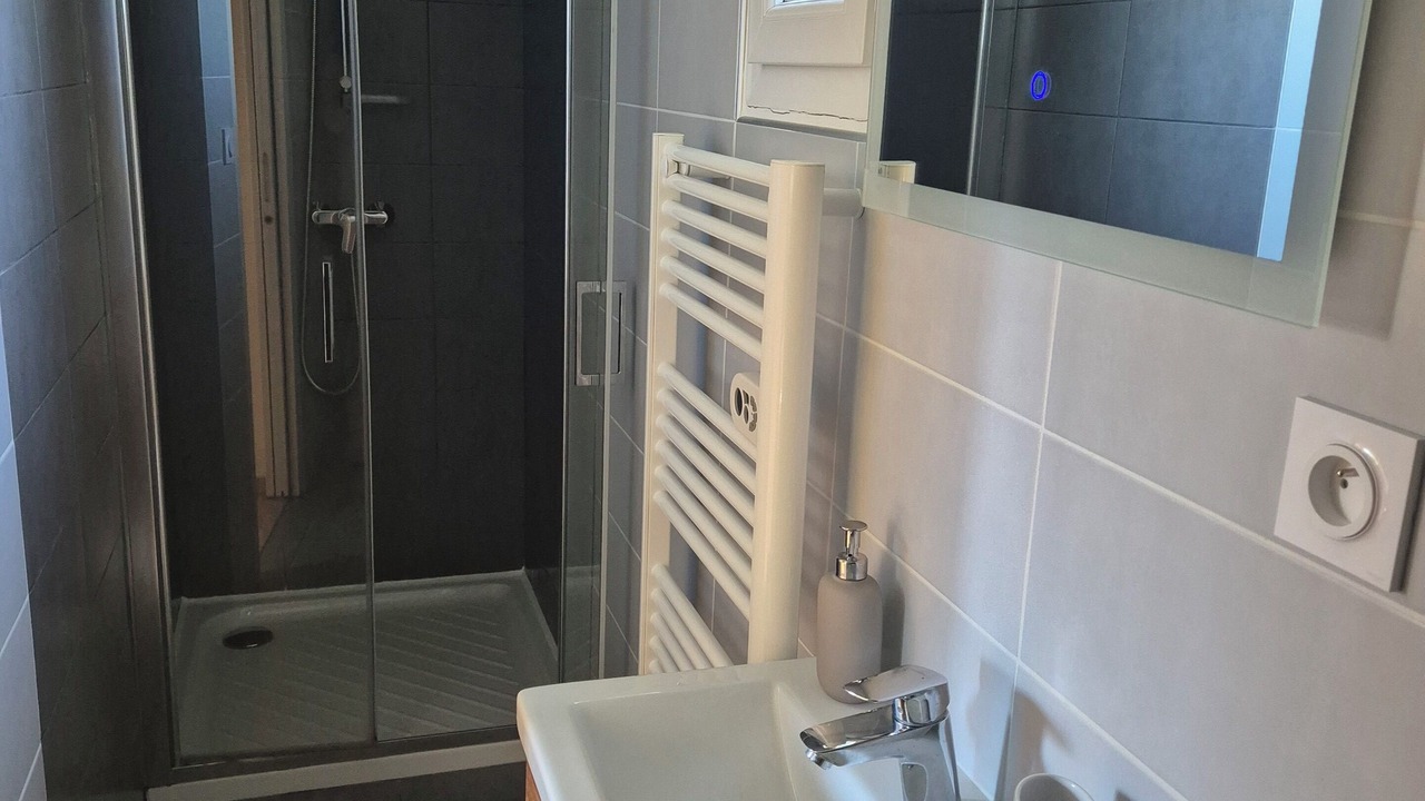 Photo of Bathroom in Salles-Curan