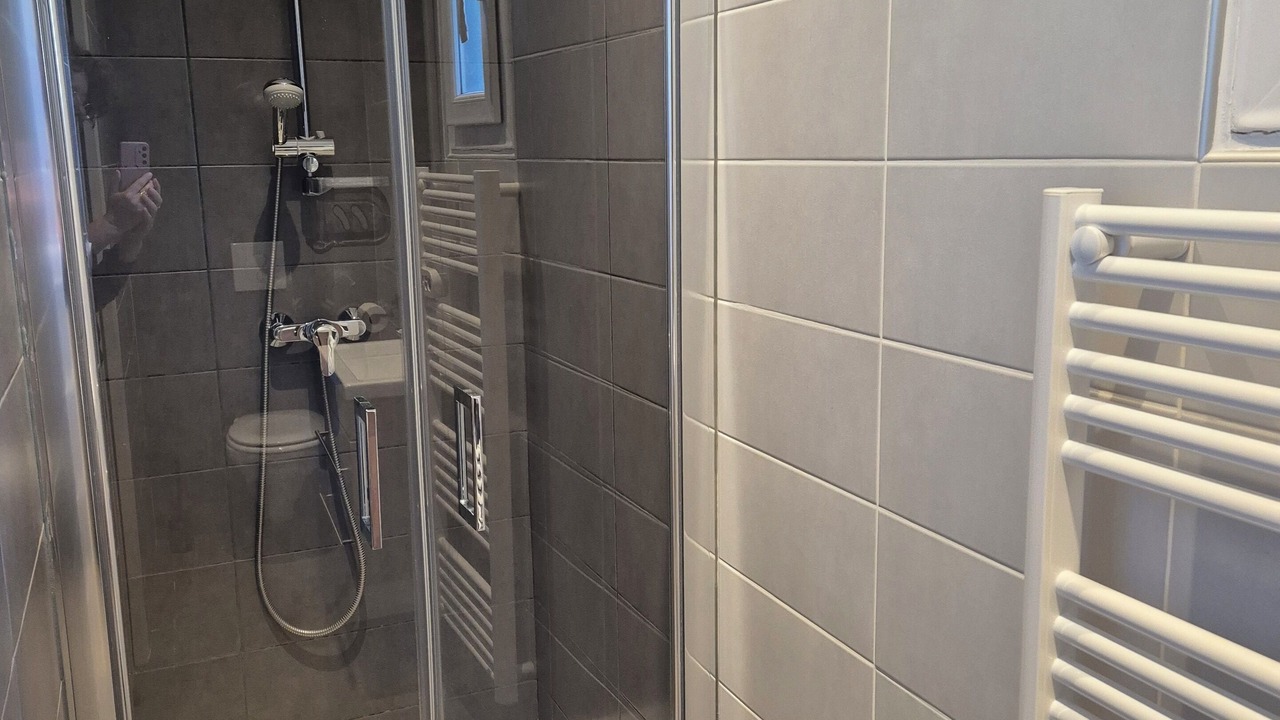 Photo of Bathroom in Salles-Curan