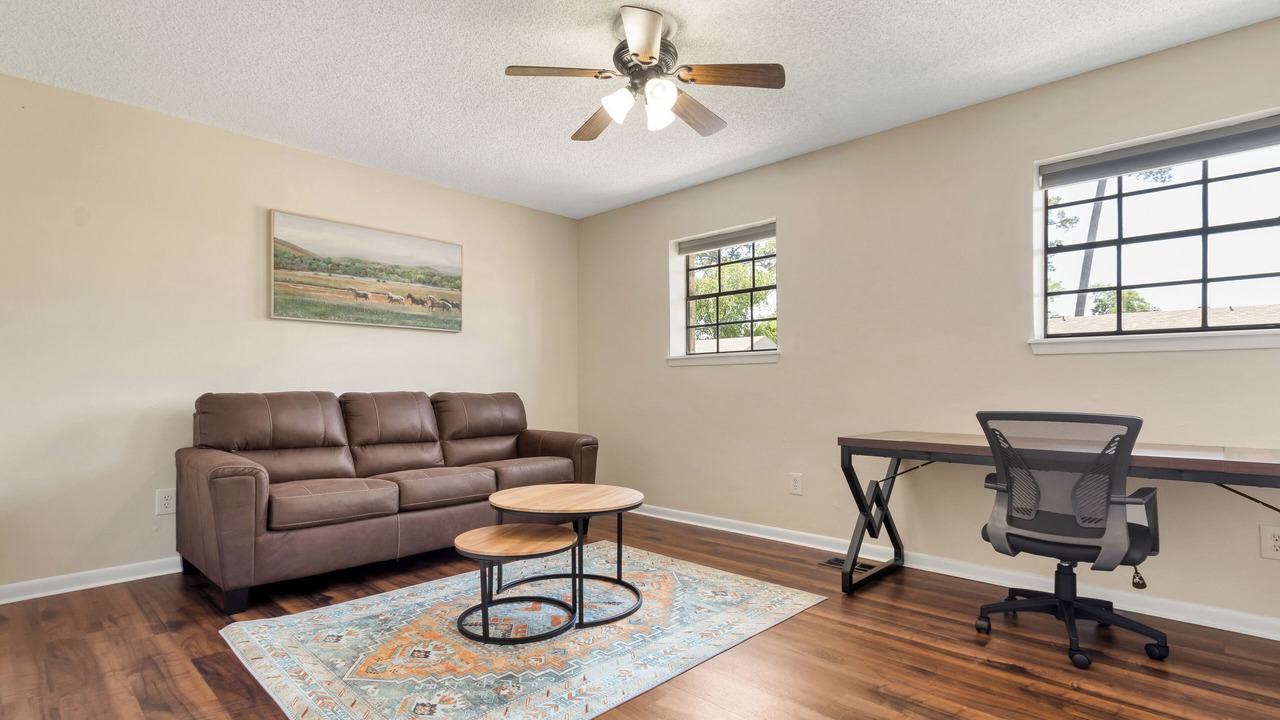 Photo of Livingroom in Longview