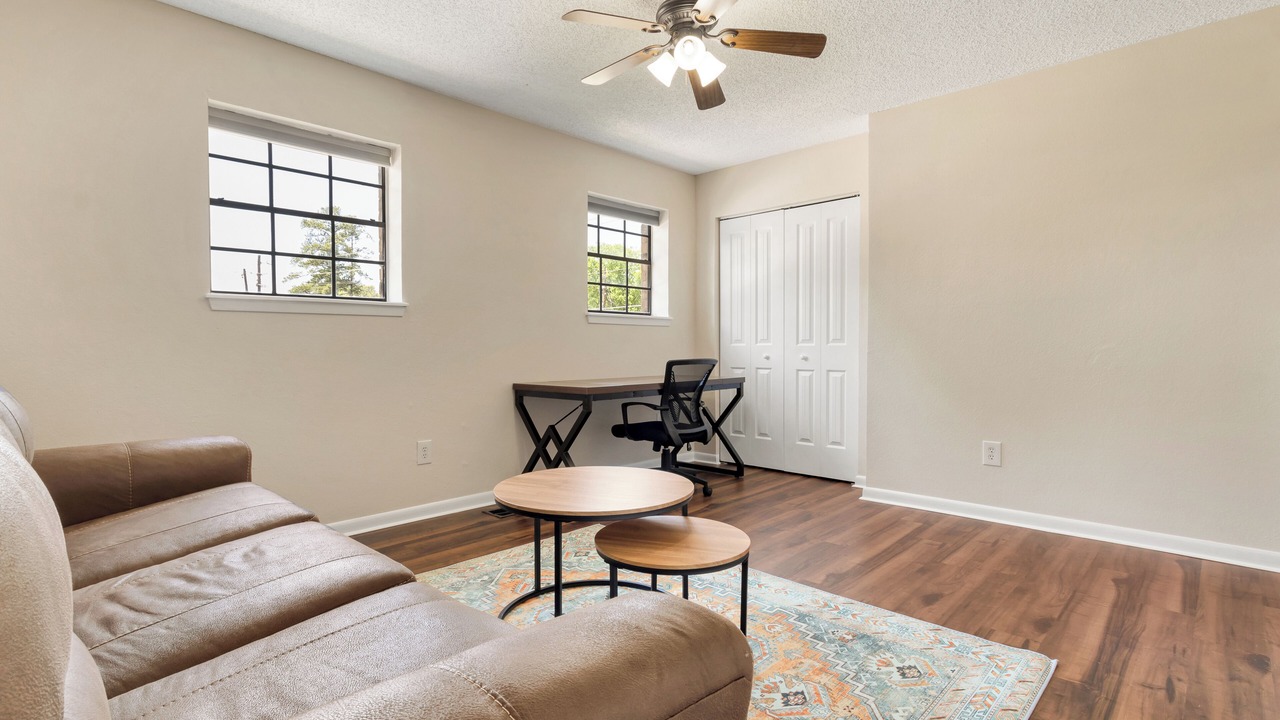 Photo of Livingroom in Longview
