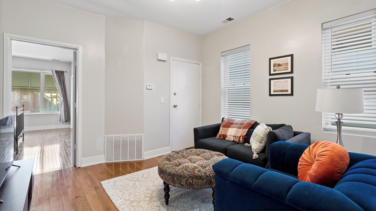 Photo of Livingroom in Heart of Chicago